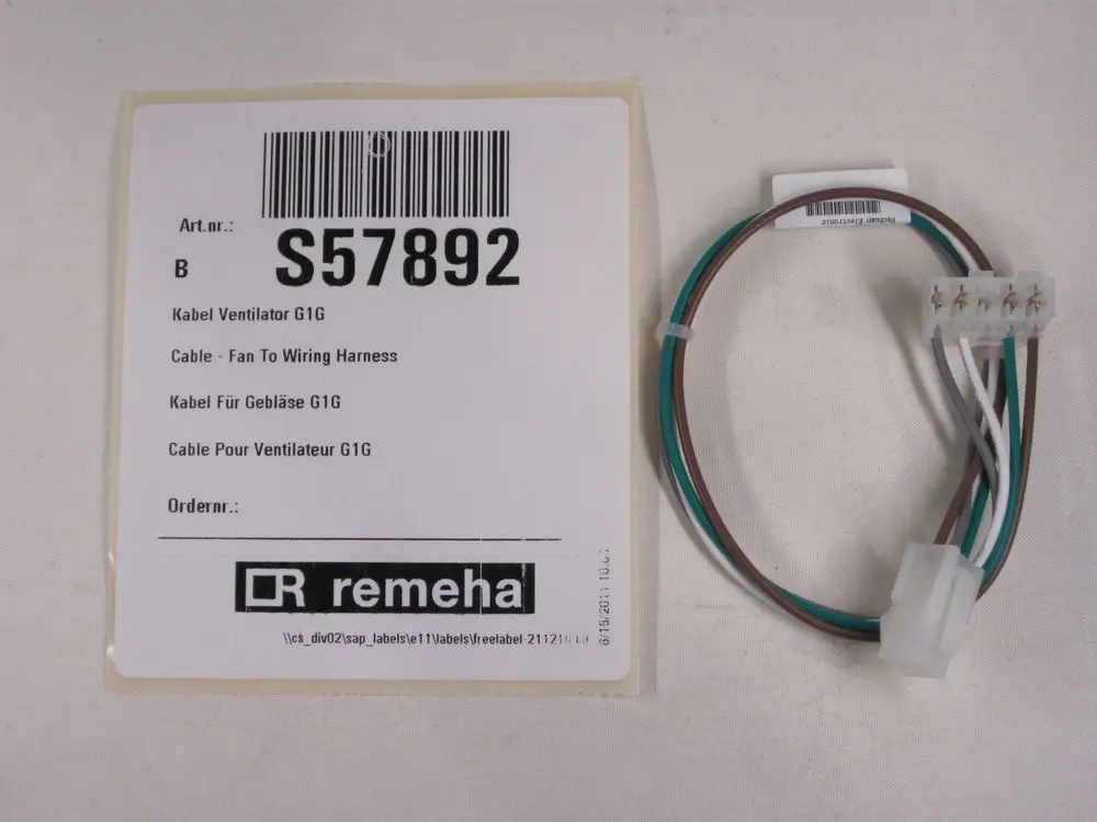 Kabel von Remeha für einen Ventilator mit mehrfarbigen Drähten und einer Steckerleiste, die in ein elektrisches System integriert werden kann.